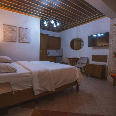 Kallinikos Guesthouse Loutraki  Ngoại thất bức ảnh
