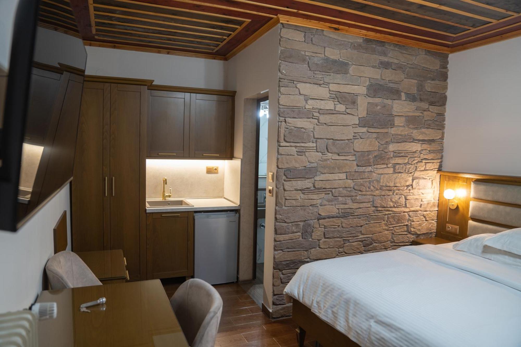 Kallinikos Guesthouse Loutraki  Ngoại thất bức ảnh