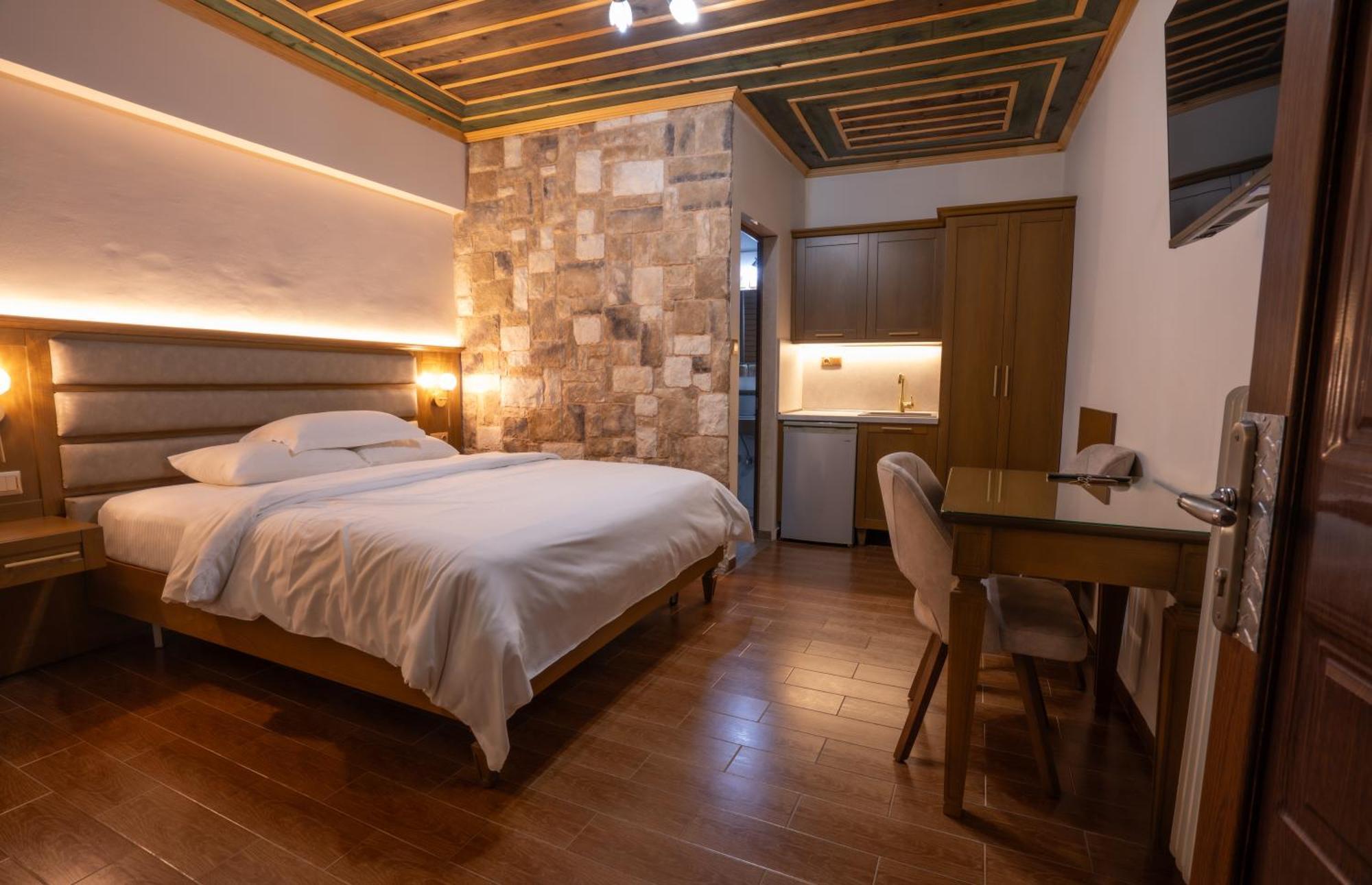 Kallinikos Guesthouse Loutraki  Ngoại thất bức ảnh