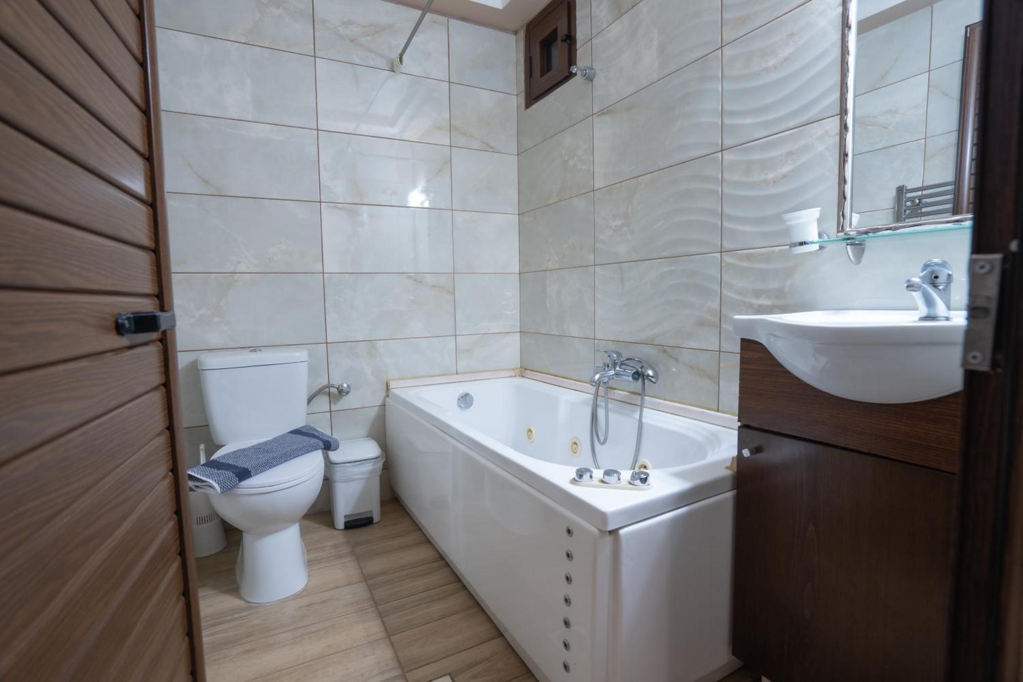 Kallinikos Guesthouse Loutraki  Ngoại thất bức ảnh