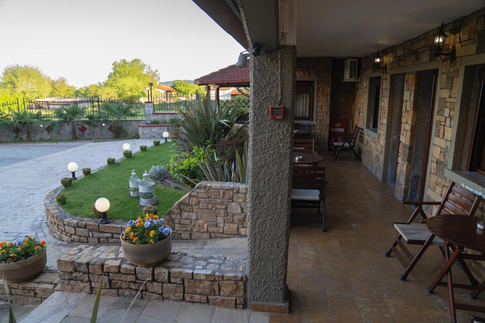 Kallinikos Guesthouse Loutraki  Ngoại thất bức ảnh
