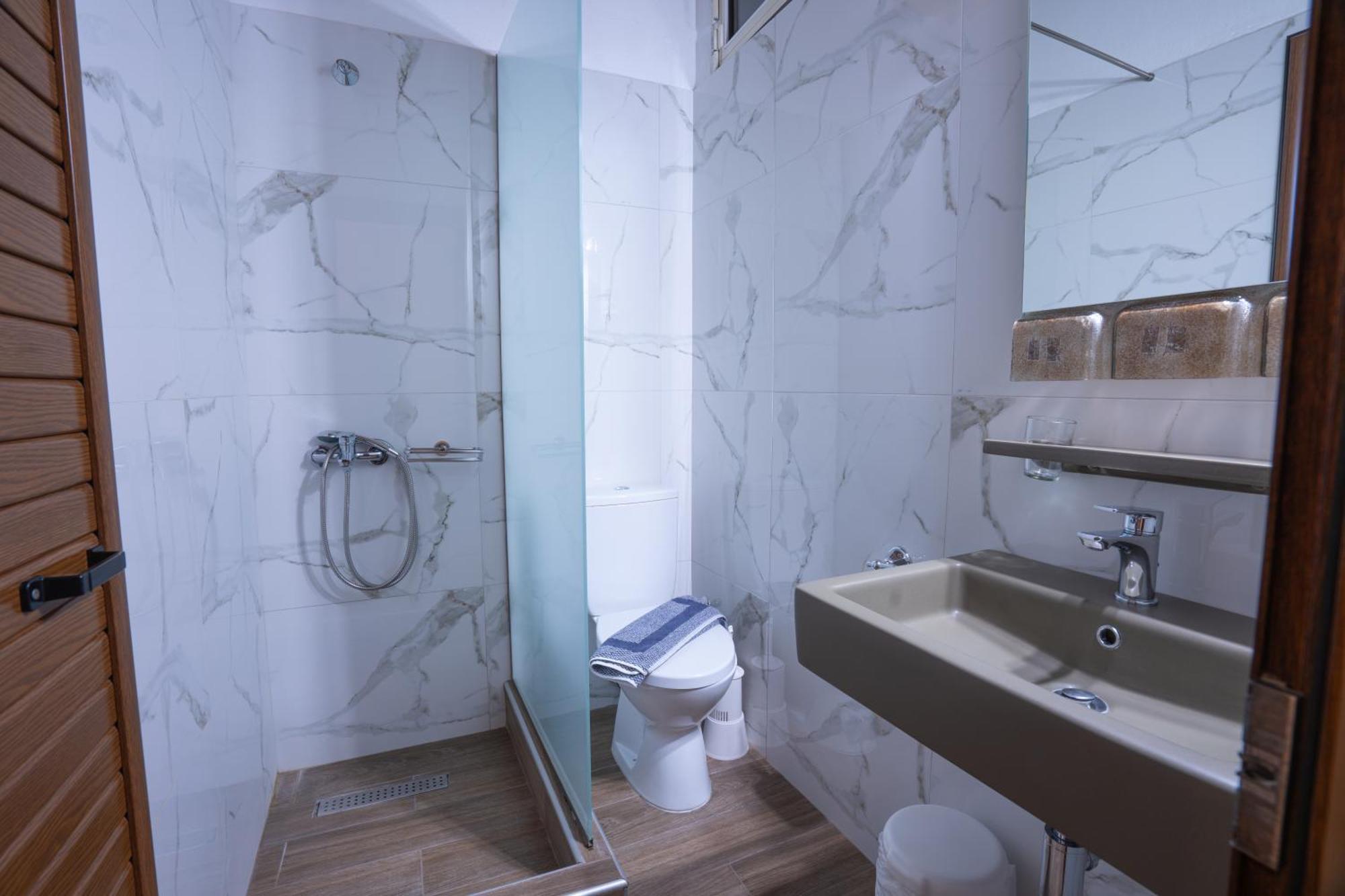 Kallinikos Guesthouse Loutraki  Ngoại thất bức ảnh
