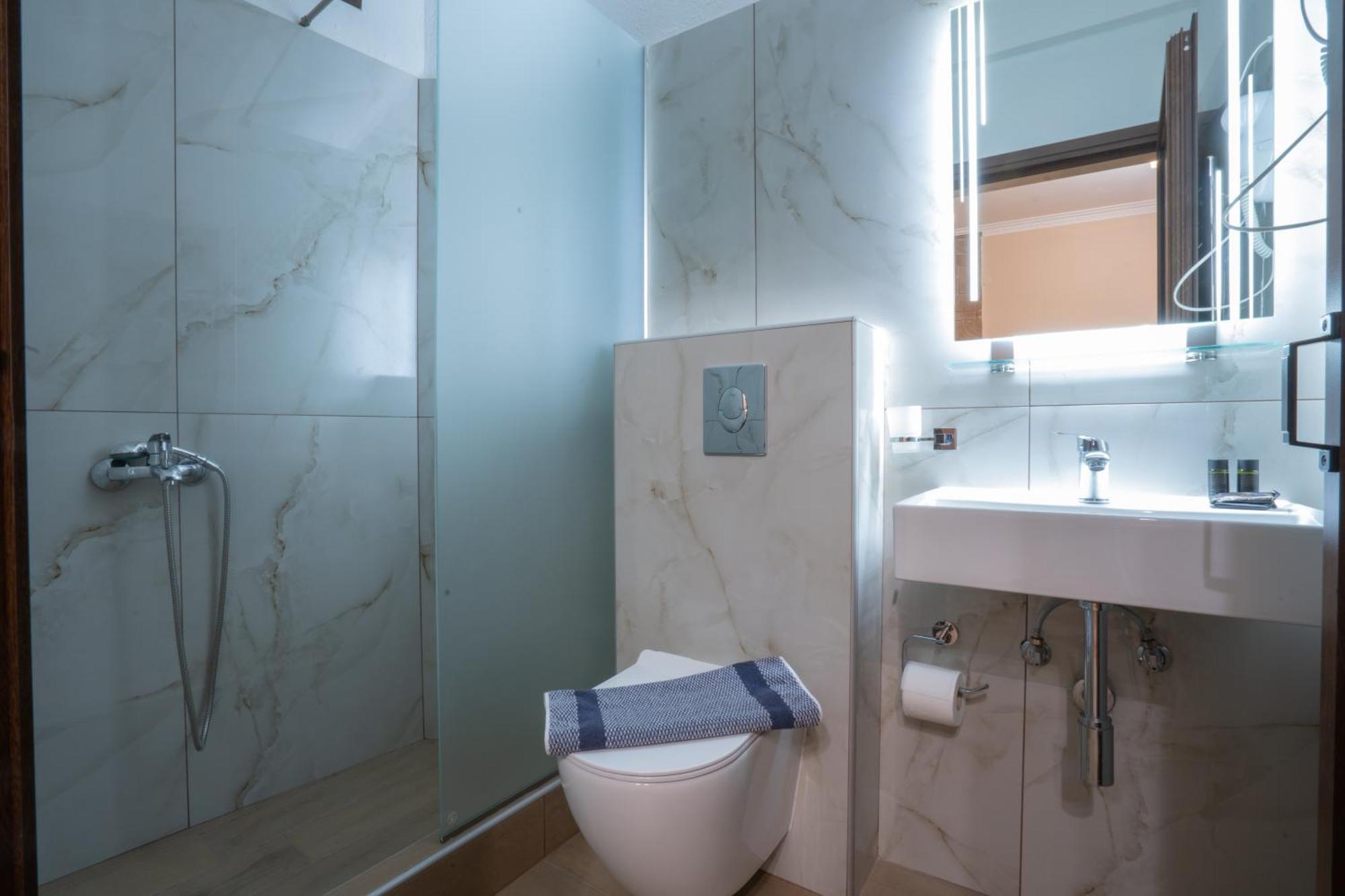 Kallinikos Guesthouse Loutraki  Ngoại thất bức ảnh